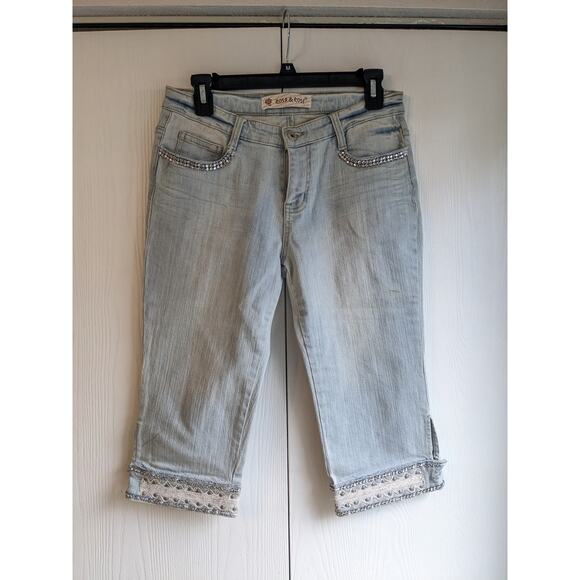 Rosa & Rose Women's Blue Bejeweled Denim Capris Shorts Size M - Picture 1 of 5